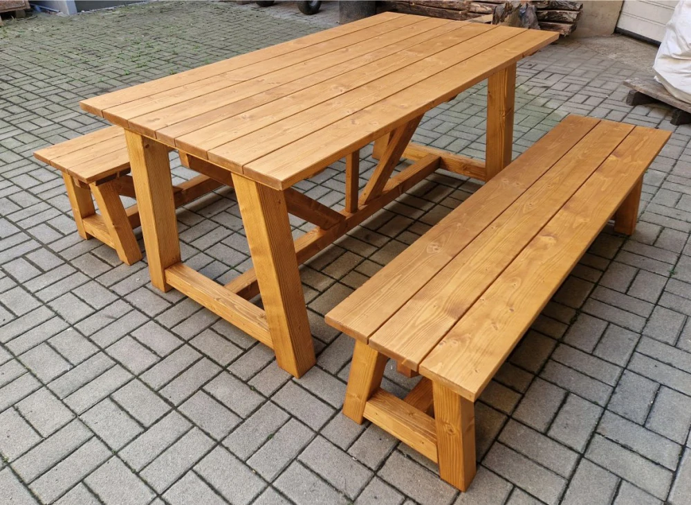 Zahradní nábytek - stůl, lavice