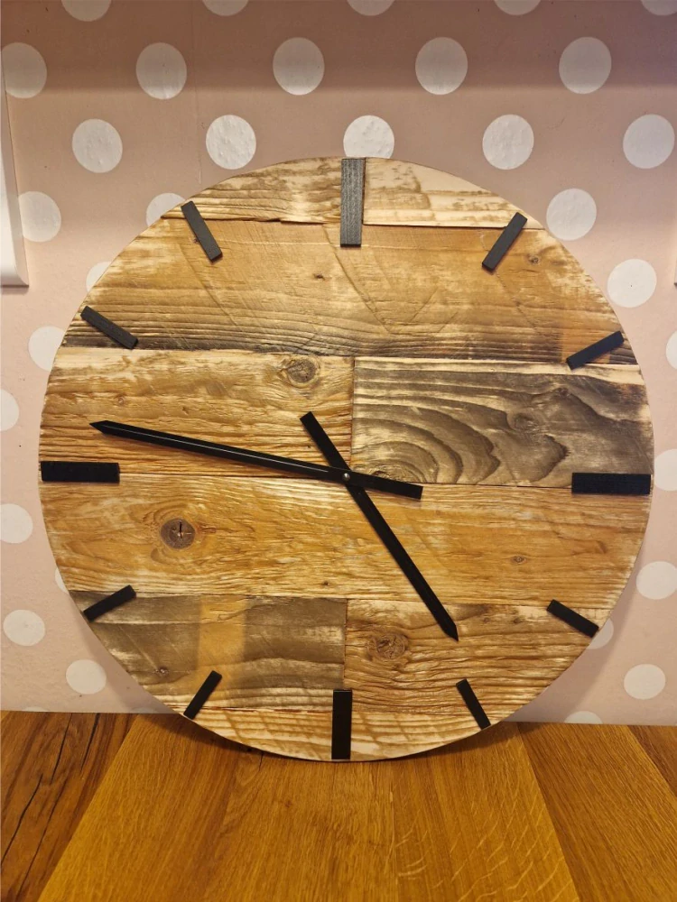 Nástěnné hodiny ze starých prken 50cm