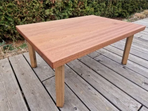 Konferenční stolek z mahagonu