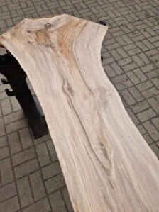 Atypická fošna ořech 127cm
