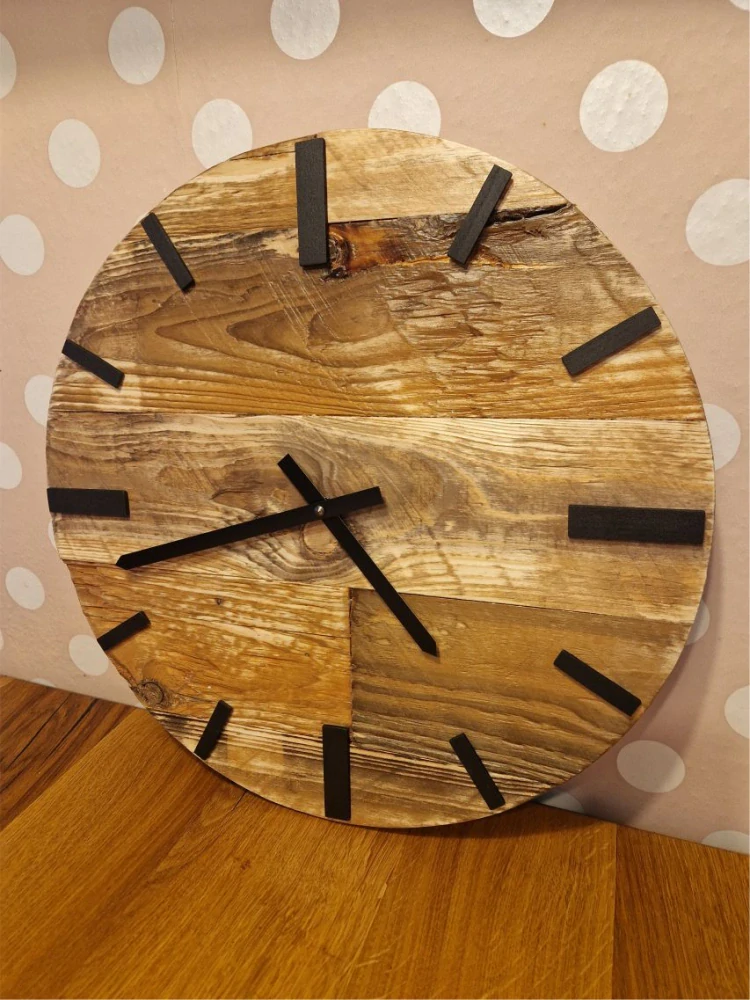 Nástěnné hodiny ze starých prken 40cm