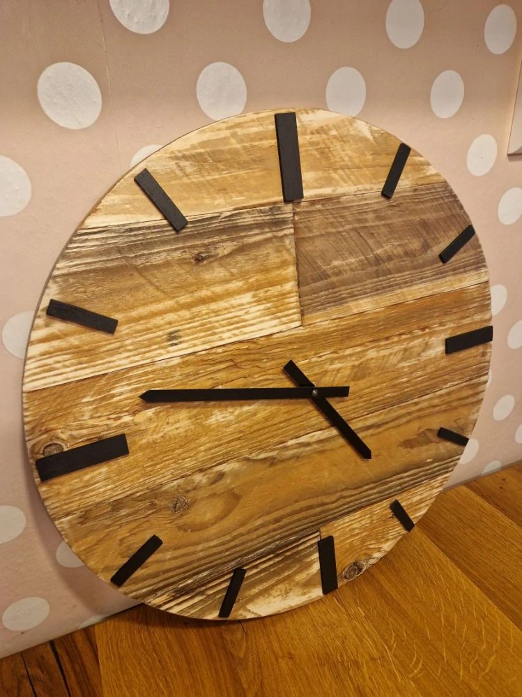 Nástěnné hodiny ze starých prken 45cm