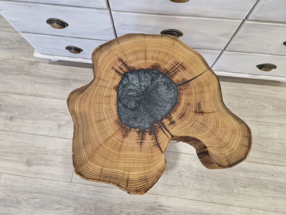 Originální stolek  z akátu