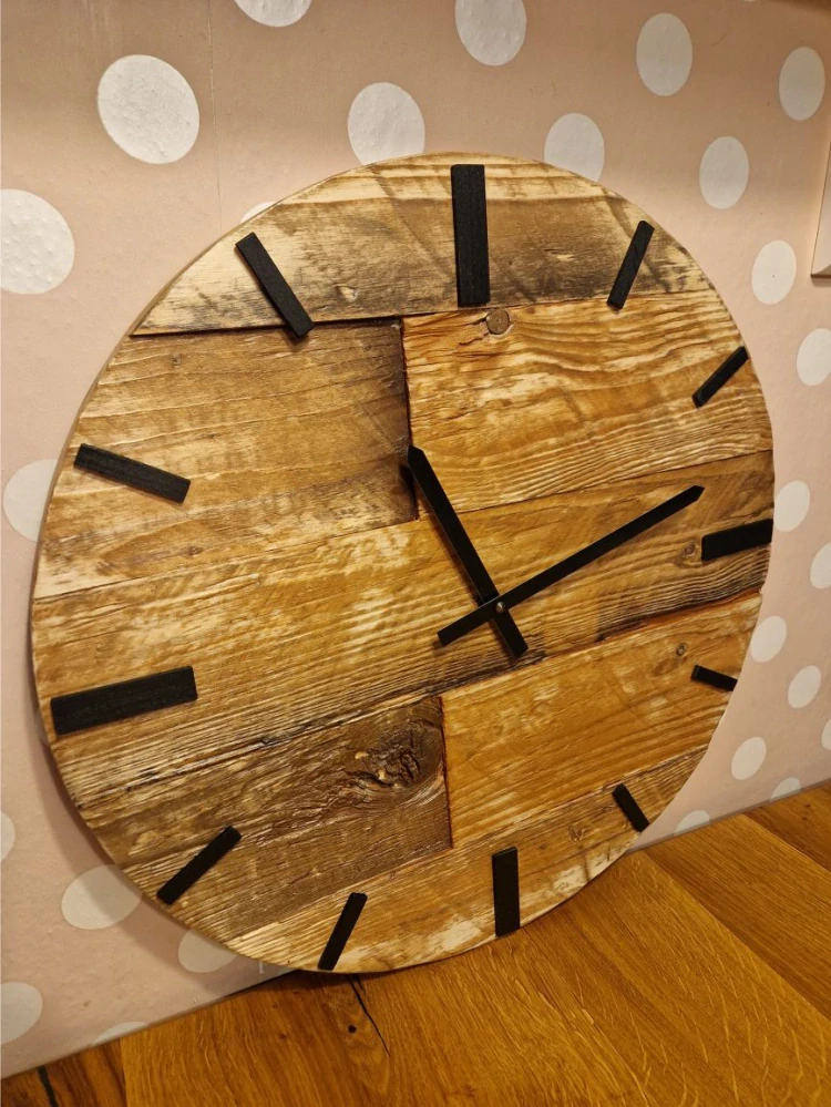 Nástěnné hodiny ze starých prken 45cm