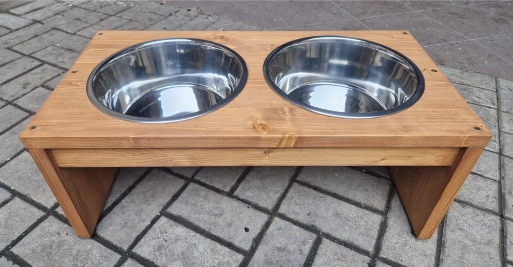 Vyvýšené misky pro psa 2×4 l – dřevěný stojan