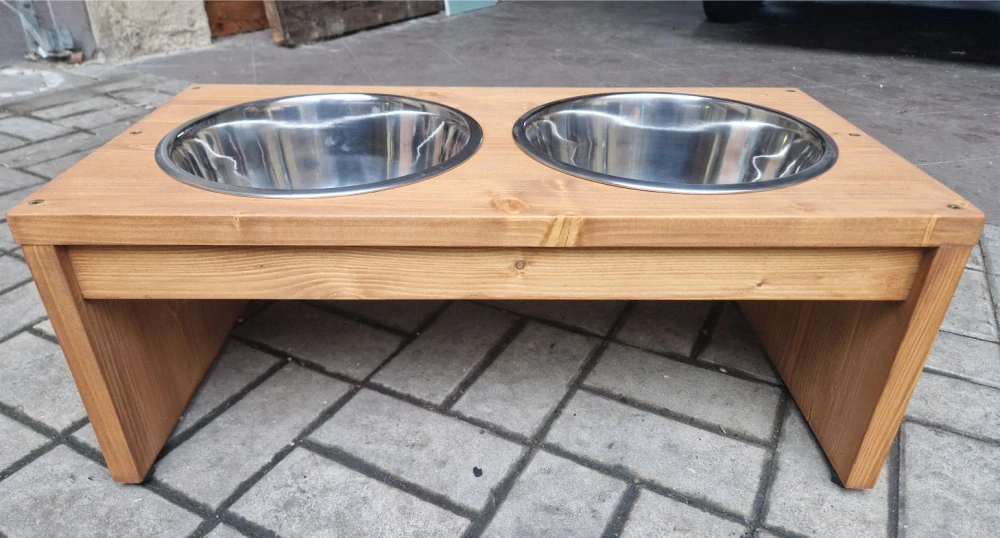 Vyvýšené misky pro psa 2×4 l – dřevěný stojan